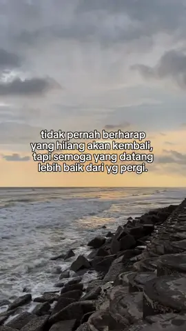 😊 #quotes #quotestory #quoteoftheday #quotesaesthetic #sadstory #sadvibes #mengikhlaskan #menghargai #hanyasebuahcerita #kukirakaurumah #akuyangmemulai #akujugayangtersakiti #capcut #xybca #foryou #fyp 
