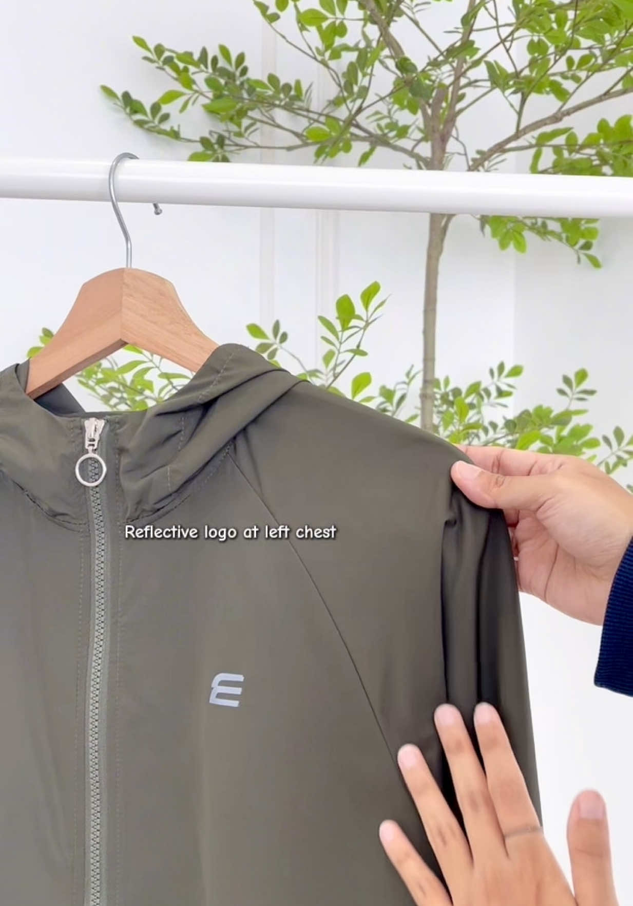 Windbreaker ELGINI tengah promo skrg‼️ Join Live Now✨ Ada warna baru🤭😍 #fyp #tiktoksports #elginimalaysia #elgini #Hiking #jacket #windbreaker #outdoor #waterresistant #elginiwindbreaker #hikingadventures 