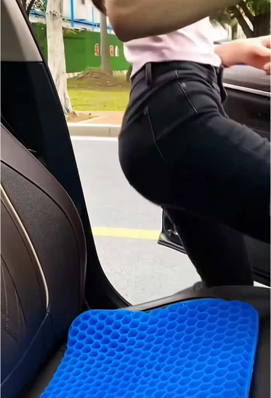 Car Seat Cushion Gel Cooling Comfortable Cushion Double Faced Honeycomb Breathable Easy To Clean Non- Slip Cover For Home Office Car Wheelchair #fyp #foryou #goodthing #tiktokshop 