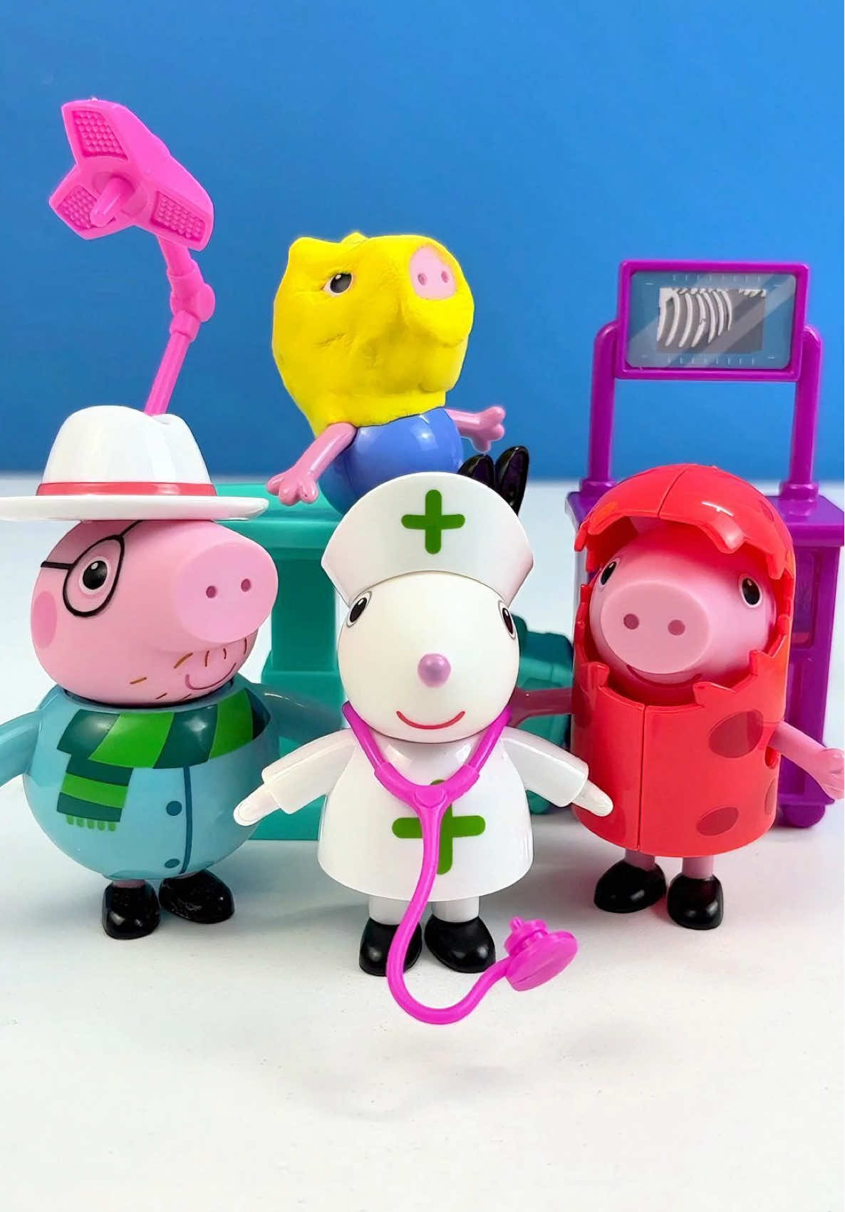 Oh no! George Pig has a boo-boo!#peppapig #toystory #tiktokforkids #toysforkids #toys 