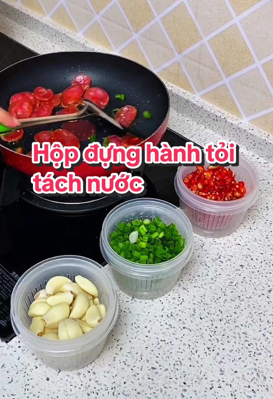 Hộp đựng hành tỏi ớt tách nước giúp bảo quản được lâu hơn #hopdunghanhtoi #hopdunghanhtoidetulanh #hopdunghanhtoiraonuoc #hopdunghanhtoiot #giadungtienich #giadungthongminh 