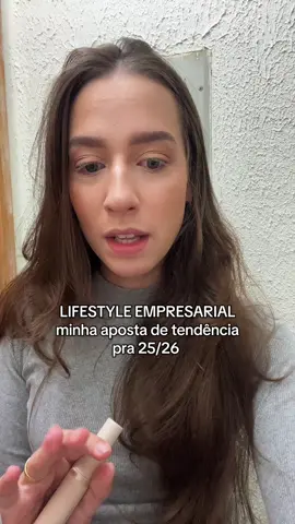 Meu palpite de tendência de um conteúdo que estará muito em alta no meio empresarial — lifestyle business, ou seja, como é o estilo de vida dos empresários (em diferentes níveis), representatividade maior dos MEI & ME, rotinas reais, pepinos reais, e construção de um negócio de sucesso como ele é. O que vocês acham? #tiktokparanegocios #marketingdigital #conteudoestrategico #marketingnotiktok #mktdigitalbrasil #vendasonline #negociosdigitais #empreendedorismodigital #fy 