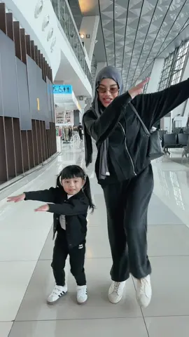 Siapa yang bisa tebak kita mau pergi kemana?!! Komeennnn yang tauuuuu!!🤭🤪