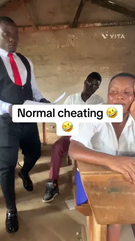 Normal cheating in class #school 
