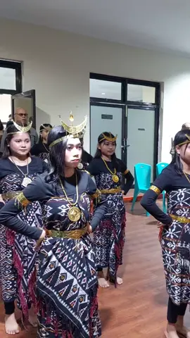 Pembekalan mahasiswa UPG 1945 NTT dihadiri Wakil Gubernur NTT Johni Asadoma dan Bupati Kupang Yosef Lede.  #fyp #ayobangunntt #viralvideo #viral #viraltiktok #ntt #nttpride🏝🔥 #nttpride🏝🔥fypシviral #CapCut #kupangpunyadong🔥kupangntt💯 