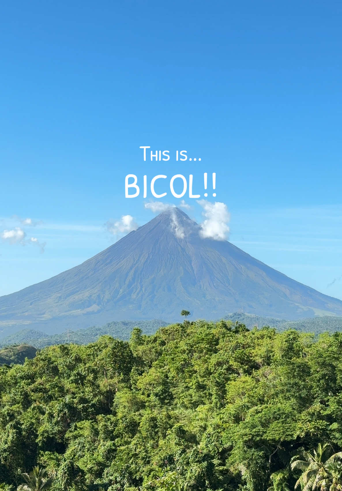 Ang ganda mo, Mayon! #mayon #philippines #magayon #mayonvolcano #philippines #philippinestiktok #volcano #bicol #itsmorefuninthephilippines #mountmayon #viralvideo #travel #perfectcone #perfectconemayonvolcano #fyp #foryou #foryoupage #