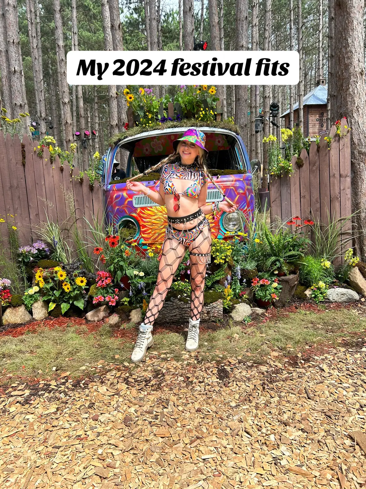Minus beyond because I took like 0 pics where you can see my fits  #beyondwonderland #festival #festivalfashion #lostlands #edm #edc #edco #edclv #electricforest #rave 