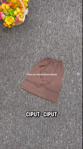 Jangan biarin rambut keluar pake jilbab, ciput murah sayang check out di keranjang kuning ya #ciput #ciputhijab #ciputjilbab #cuantanpbatas #guncang66spesialgajian 