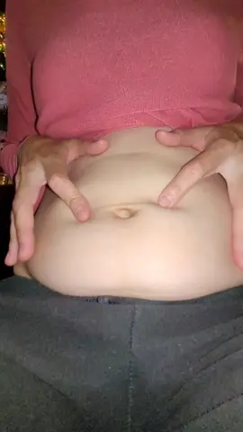 thin belly. #barrigota #foodbabychallenge #foodbaby #bellyRound #bloatedbelly #navel 