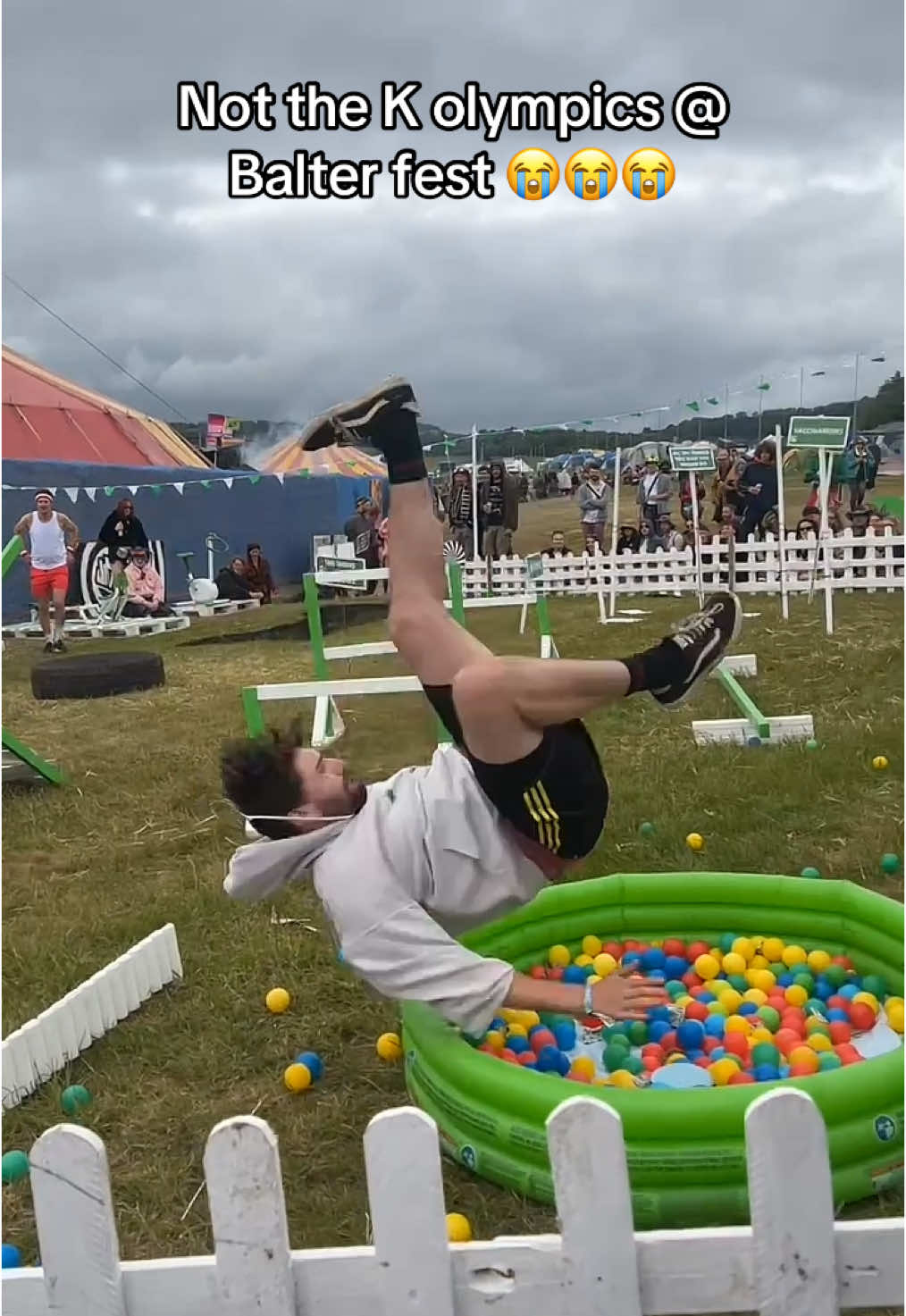 NAH THIS WAS ACTUALLY TOO FUNNY 😭😭😭 what a sidequest 😭😭 #fyp #balter #kolympics #balterfestival #freeparty #dnb #dnbtok #freepartyisnotacrime #junglist #donk #k #putadonkonnit #balter2025 #balterfestival2025 #jungle #lastbalter 
