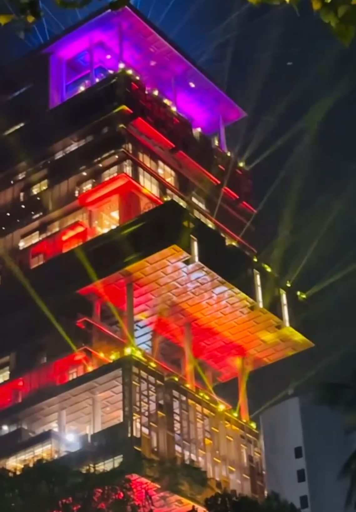 Antilia #house #الشعب_الصيني_ماله_حل😂😂 #foryoupage #radhikamerchant #nitaambani #akashambani #AnantAmbani #rollsroyce #MukeshAmbani #money #money #Home #wedding #antilia #outfit #india #ishaambani #birthday #xuhuong 