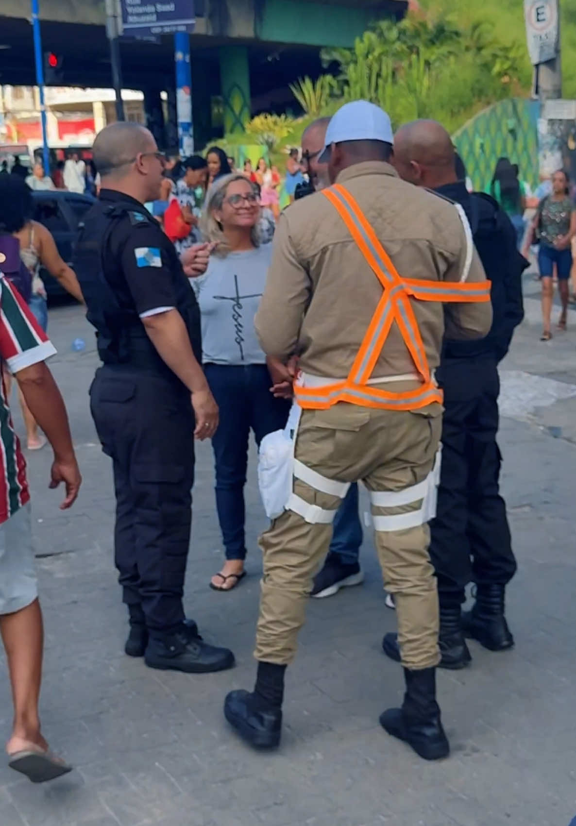 Dois reais ou um presente misterioso pra sua gata!? @uberpolicial @Amorim 