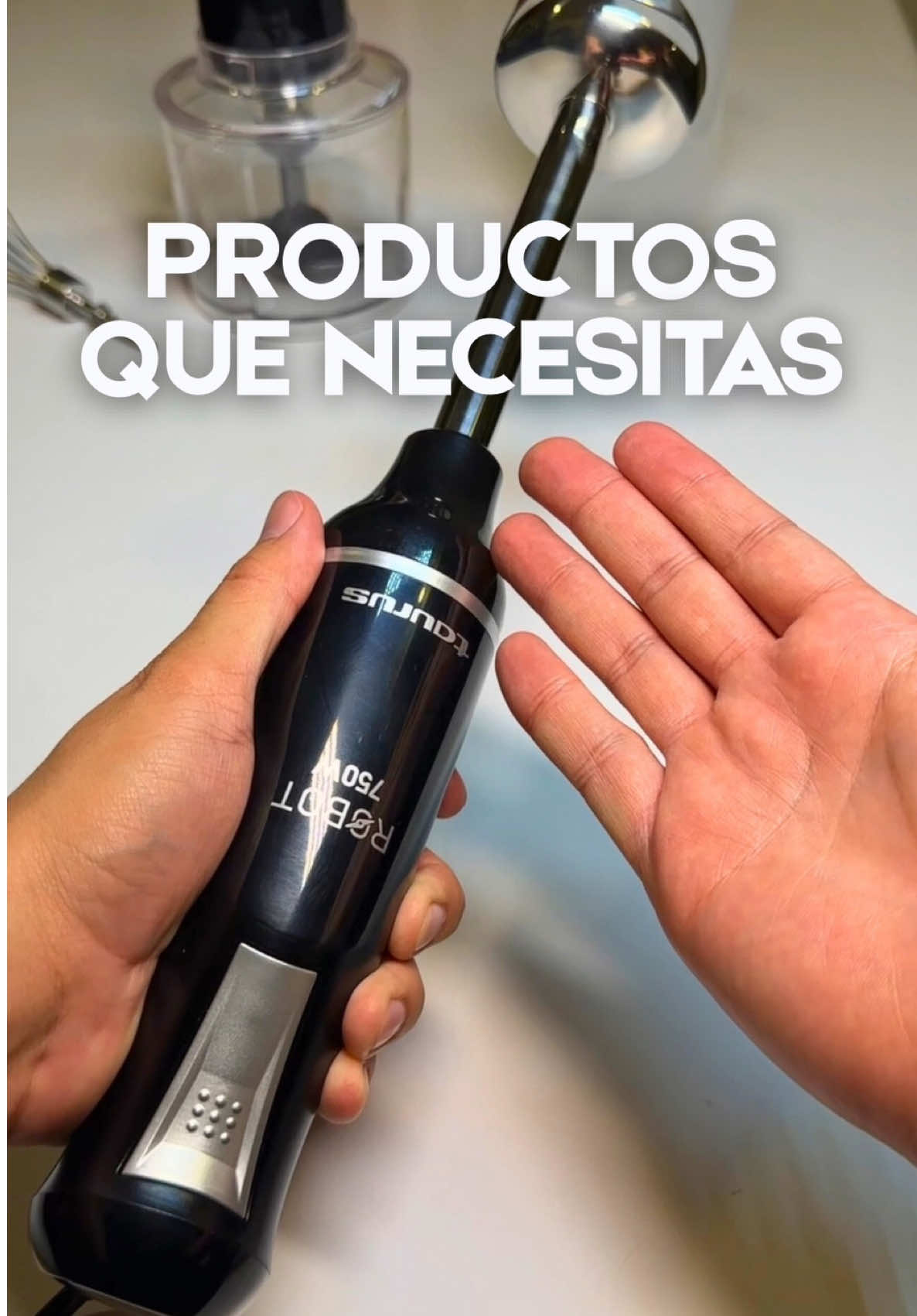 👉🏻LINK EN MI PERFIL👈🏻 Esta batidora de inmersión de @taurus_mexico hace TODO: licúa, procesa y bate en segundos. Ideal para salsas, cremas y hasta repostería. ¡Una joya para tu cocina! . #batidora #batidoradeinmersion #cocinapractica #gadgetsdecocina #amazonfinds #amazonmexico #recetasfaciles #accesoriosdecocina #cocinamoderna #licuadoraportatil
