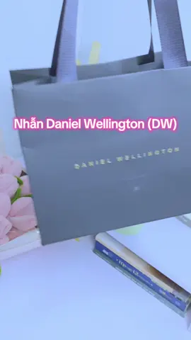 Nhẫn DW chính hãng unisex cho nam và nữ - 4 phiên bản màu - vàng hồng - xám - bạc - đen #nhandanielwellington #dw #trend #trending #xuhuong #xuhuongtiktok #nhancap #nhandoi #nhandoitinhyeu #nhanbac #nhanbacnam #nhanbacnu 