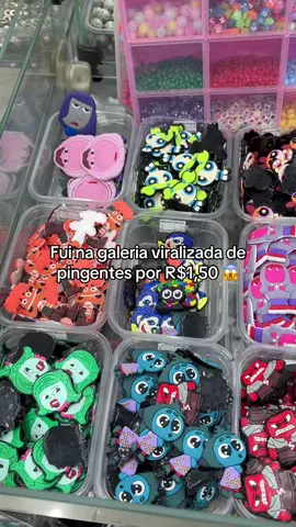 Galeria viralizada de pingentes por R$1,50 😱 #pingentes #crocs #capinhadecelular #guiadeumbanda #pulseiras #pulseirasartesanais #berloques #nickindicasp 