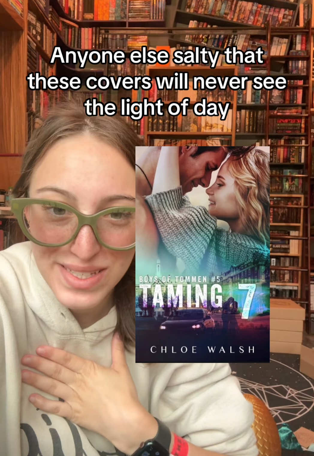 'll never get over the loss of these covers!! Petition for @Bloom Books to a allow a limited print run #boysoftommen #binding13 #keeping13 #saving6 #redeeming6 #taming7 #releasing10 #claiming10 #feeling12 #adoring13 #chloewalsh #johnnykavanagh #joeylynch #gerardgibson #hughiebiggs #BookTok #crookedbooks #fantasy_books14 #bookstagram