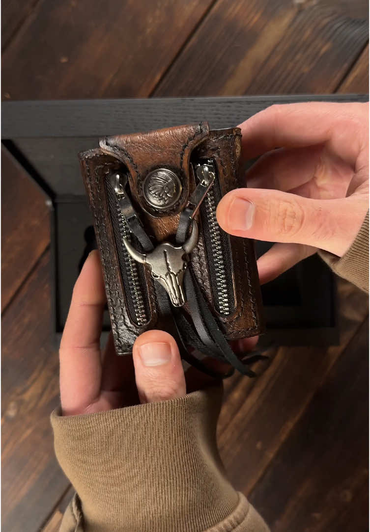 Replying to @ast3er handcrafted leather wallet Spirit of the West: Thunderhorn. #leathercraft #SmallBusiness #westernstyle #spiritofthewest #leatherwallet 