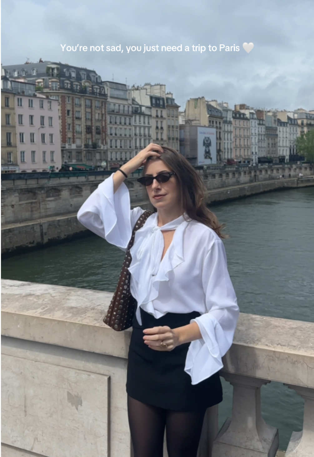 Nothing a trip to Paris can’t fix 🖤 #paris #outfitinspo #hairgoals #parisianvibes #parisianstyle #fyp 