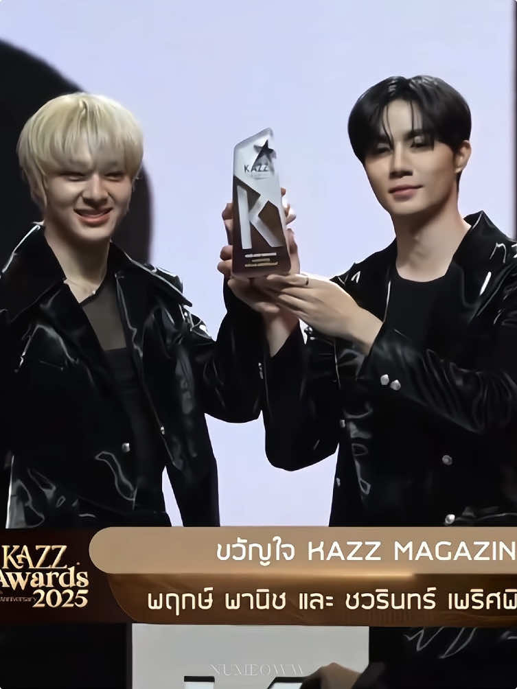 triple win 🏆🏆🏆 so proud of you both, my superstar idol 🥹🖤🖤 #zeenunew #zeepruk #nunew #zonzon #KAZZAWARDS2025xDMD #แคสอวอร์ด2025xซีนุนิว