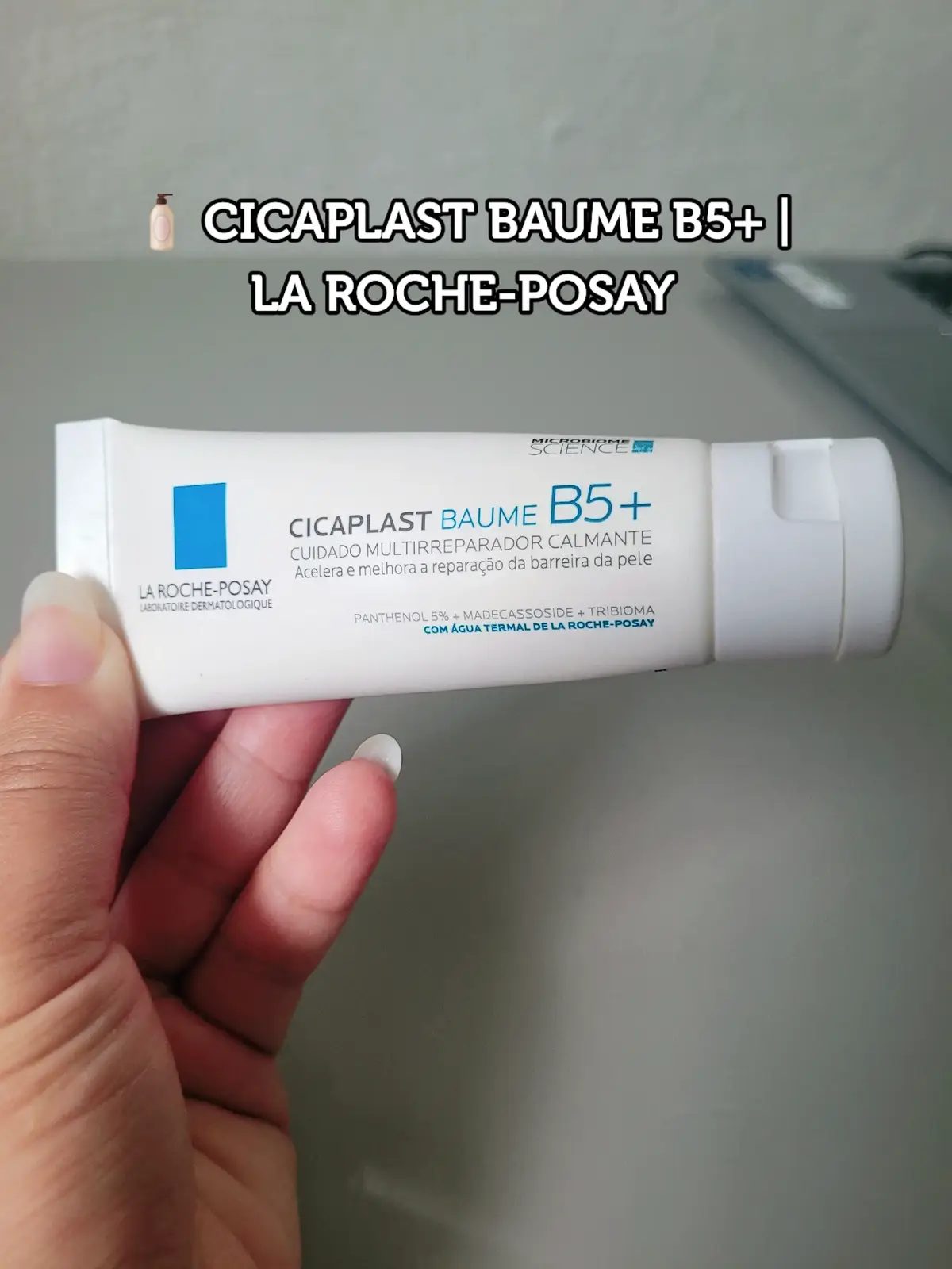 Com Pantenol 5%, Madecassoside e Água Termal, o Cicaplast B5+ acalma, repara e fortalece a barreira da pele. Perfeito para usar após ácidos, sol ou quando a pele pede socorro! 📌 Salve essa dica! 💬 Já testou? Conta aqui 👇