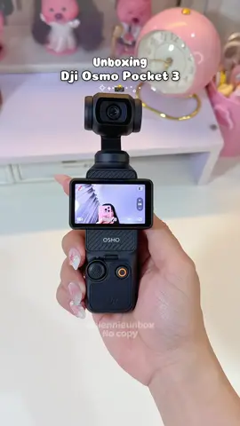 Thích ẻm lâu lắm rùi nên tui quyết định tự tặng cho bản thân lun mặc dù hơi xót ví 🥹📸 #unbox #unboxing #videounboxing #quiennieunbox #review #djipocket3 #djipocket #osmopocket3 #camera #pocket3 #dji #viral #tiktok 