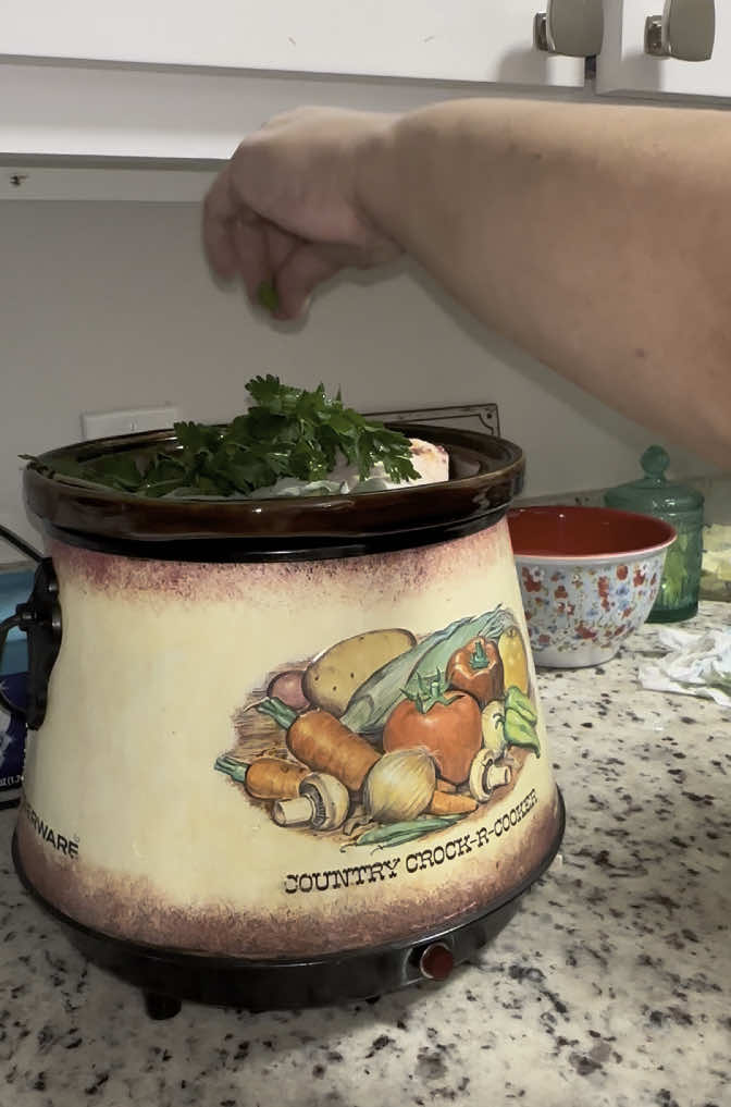 #dinner #cheapmeals #recession #crockpot #crockpotmeals #slowcooker #SlowCookerRecipes #cheap meals #frugalfamilymeals #fyp #fyppppppppppppppppppppppp #fypシ #teachersoftiktok #coffee #frugalfamily #frugalmeals