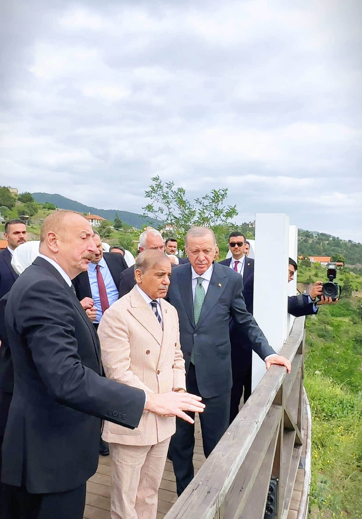 #Primeminster #Pakistan🇵🇰 #ShehbazSharif And #president Azerbaijan 🇦🇿 #president Turkey 🇹🇷 Visit #lachin In Azerbaijan 🇦🇿 