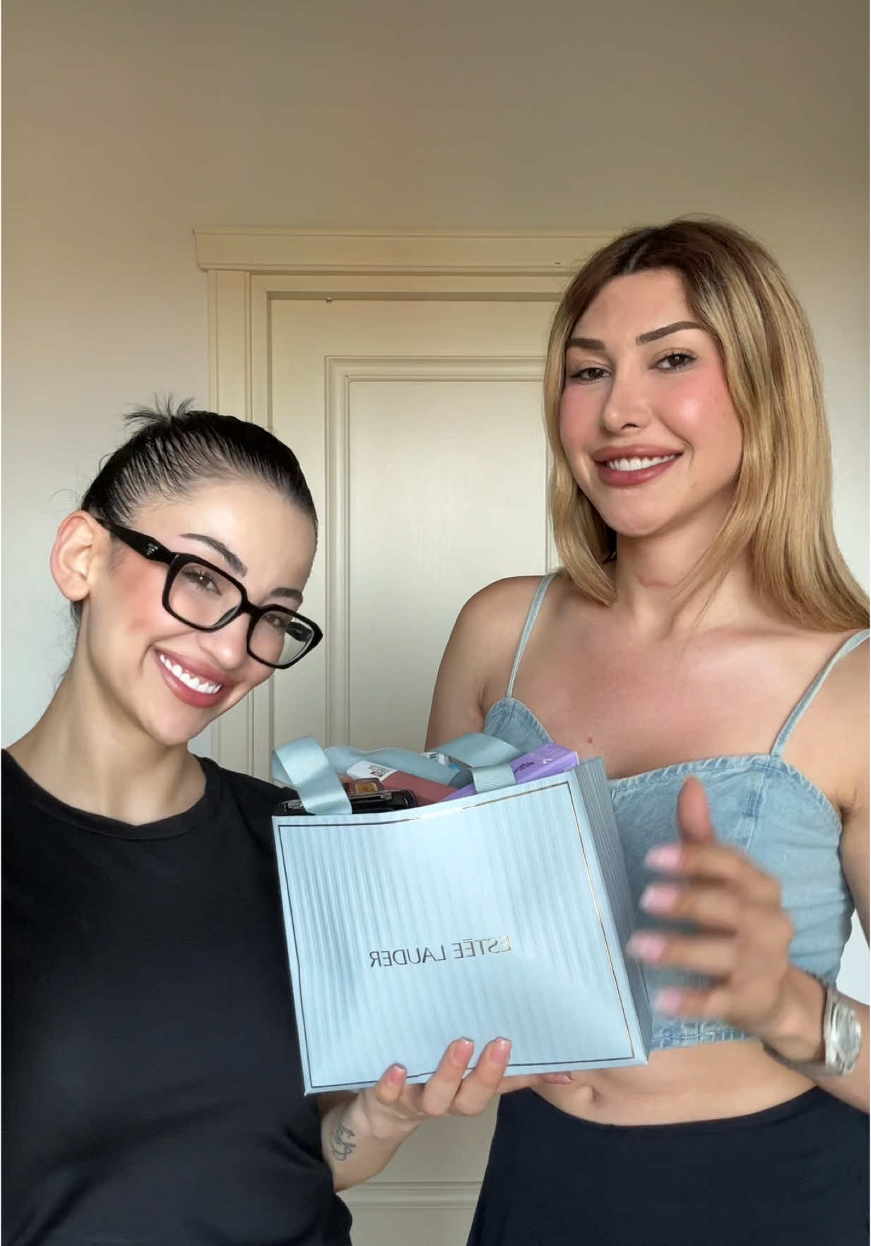 Hediyenizi getirdik!! Videoda reklam yok💖 @Lancôme  @Kiehl's Since 1851  @Armani beauty  @YSL Beauty  @L’Oréal Paris  @NYX Professional Makeup  @Estée Lauder  @Aveda 
