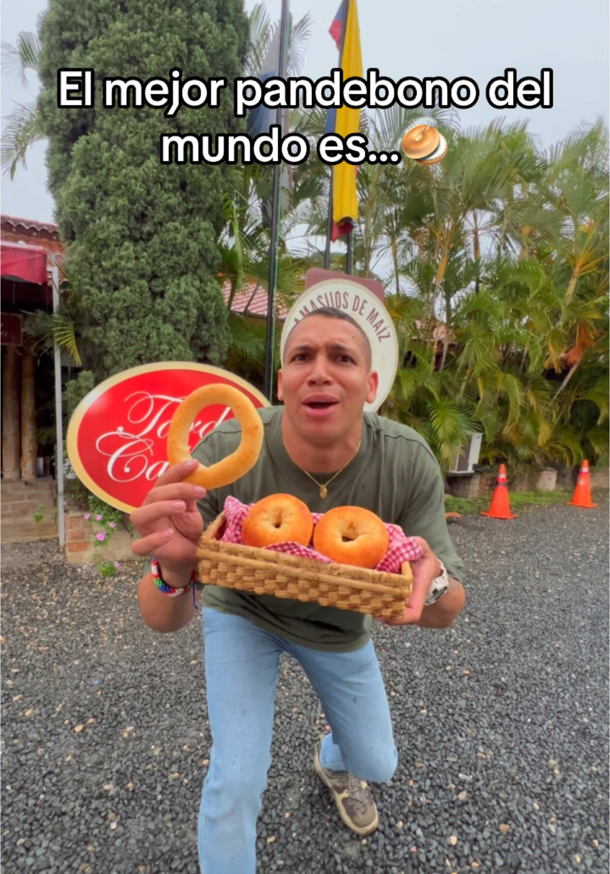 Ve humanidá el mejor pandebono del mundo lo haces vos mismo en casa 😁 con haz de oros  y @Aceites y Esparcible Premier  ##TanCaleñoComo #diadelpandebono #cuestiondepandebono #calivalle