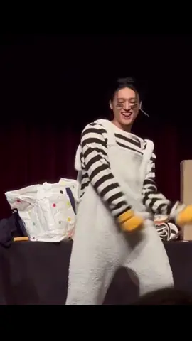 wooyoung dancing to candy in the cutest way possible 😭#wooyoung #jungwooyoung #jongho #ateez #fyp 