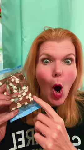 @TreatHouseNY this is a delicious half pound double chocolate rice crispy treat! They are handmade and delicious. They come in different flavors to get the one you like guarantee you love them all! #RiceCrispyTreat #Marshmallow #Gourmet #GourmetTreats #SweetTooth #Chocolate #DoubleChocolate 