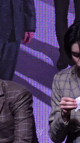 เมื่อ 06 ไลน์แข่งกินซันสุ #COPPERdechawat #AAashirakorn #PEEMWASU   #JUNGT #SUNSUXBUSMemorableLovecation #SUNSUXBUS 