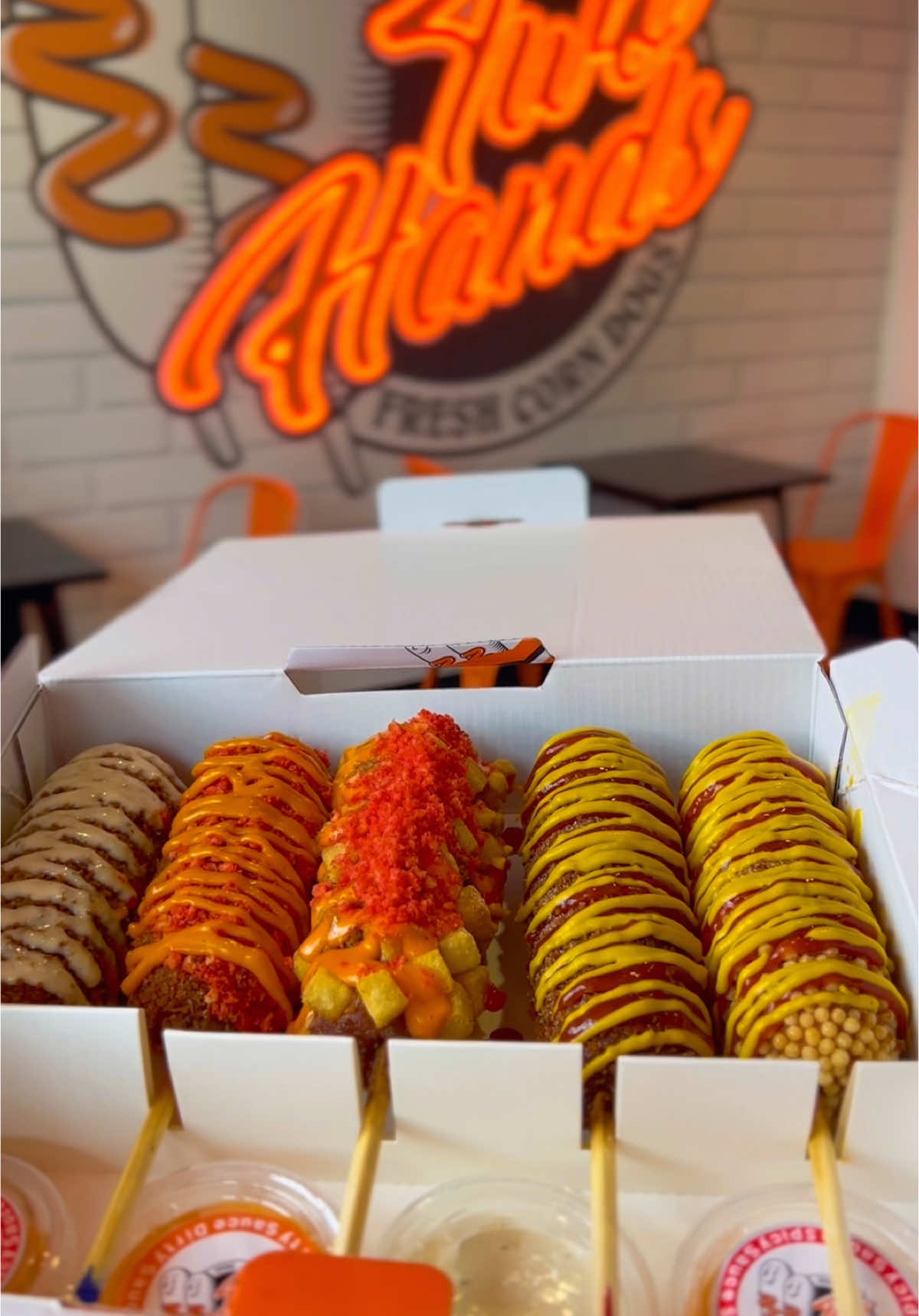 Yooo, if you’re on the hunt for your next foodie fix in Denver, stop what you’re doin’ and hit up Two Hands Corn Dogs ASAP 🔥 This spot is not your average corndog joint—they’re servin’ up crispy, cheesy, flavor-packed Korean corndogs that go crazy with every bite. From classic to spicy to sweet combos, it’s a whole taste experience you didn’t know you needed. 👅💥 Pull up to 📍2076 S University Blvd, Denver and thank me later. Trust—it’s a must-try if you’re about that foodie life. #denverfood #koreancorndog #FoodTok 