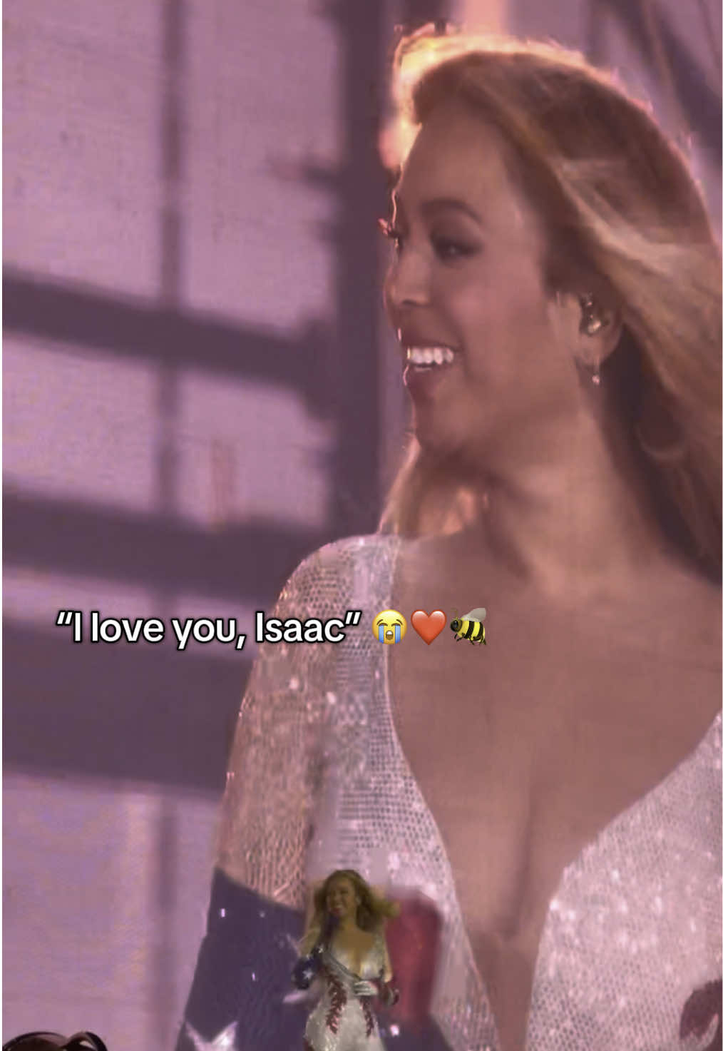 How it started vs. How it’s going 😭❤️🐝 From LA Night 2 all the way down to NJ Night 3.  May 1, 2025 & May 25, 2025 @Beyoncé @SoFi @MetLife Stadium @Live Nation Concerts  #beyonce #beyhive #queenb #cowboycarter #cowboycartertour #parkwood #nyc #newjersey #yaya #amen #16carriages #shoutout #iloveyou #fyp #blessed #grateful 