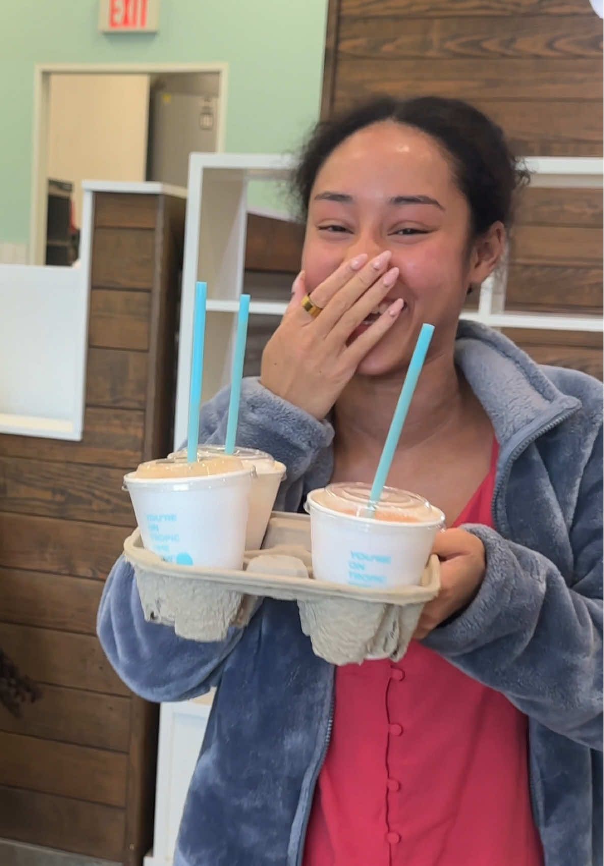 shoutout to the @Tropical Smoothie girlies that watch my vids lolll❣️😭  not sponsored just loveee tropical smoothie to the moon and back!!