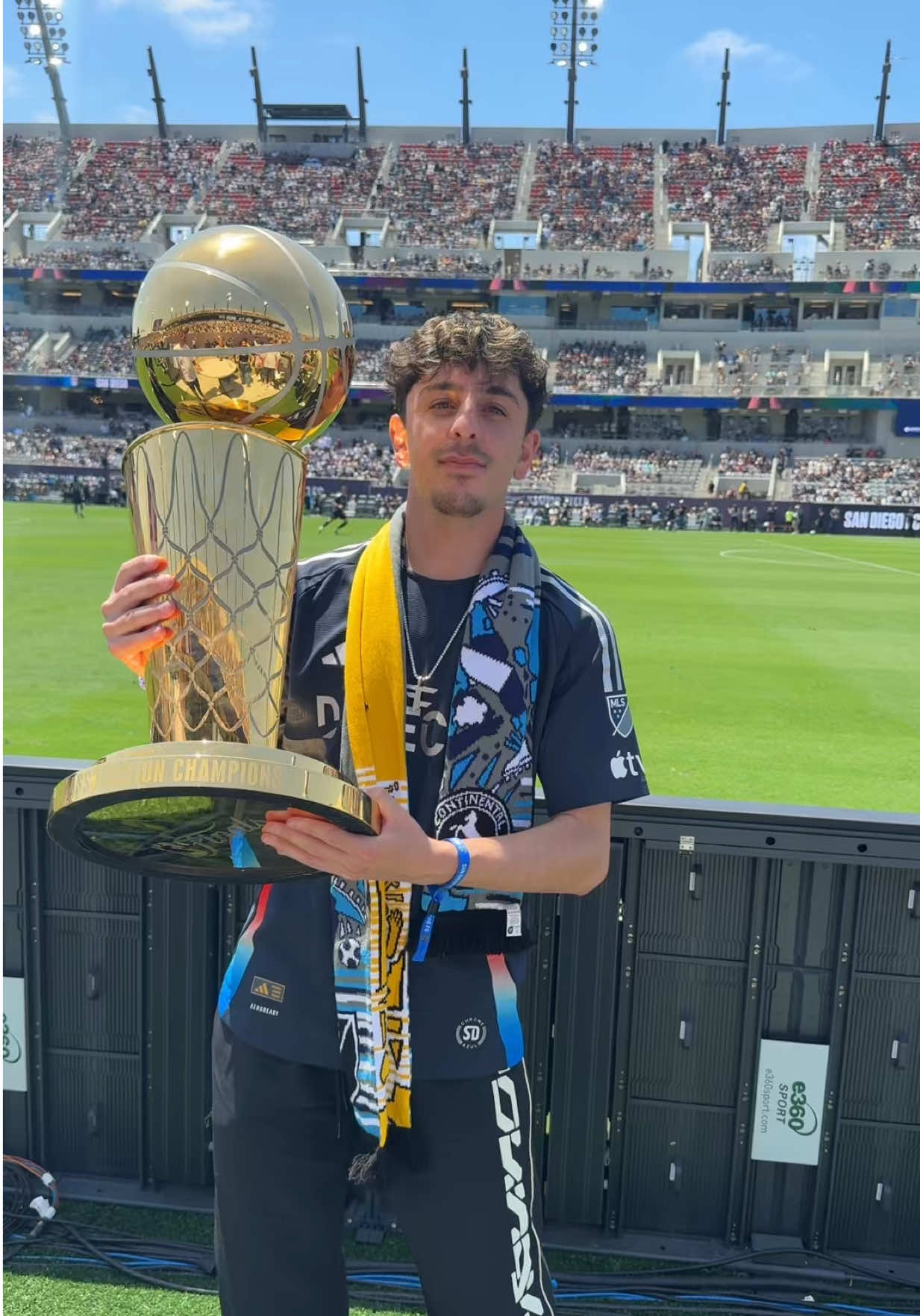 We had the real NBA Finals trophy at a soccer game @NBA 🔥