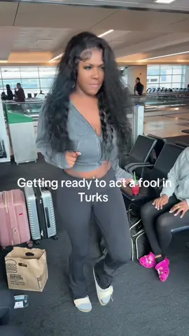 Vacation loading 🌴 #girlstrip #turksandcaicos 