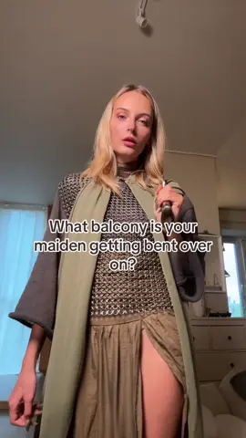 Send this to someone. . . . #gamer #gamermemes #gamer4life #gamergram #GamerGirl #relatable #nerdygirl #fantasylover #rpgcommunity #lotr #oblivion #skyrim #skyrimmemes #elderscrolls #gamingcommunity #fyp 