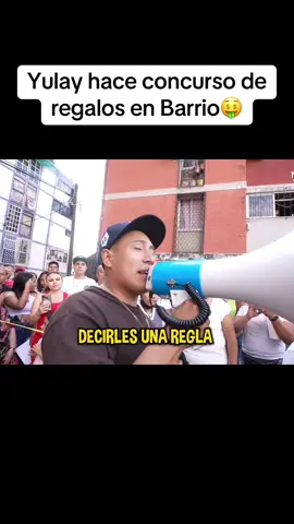 Yulay hace un concurso de premios y palo encebado en Tepito #yulay #barrio #concurso #mexico #ayudando #regalos #paloencebado 