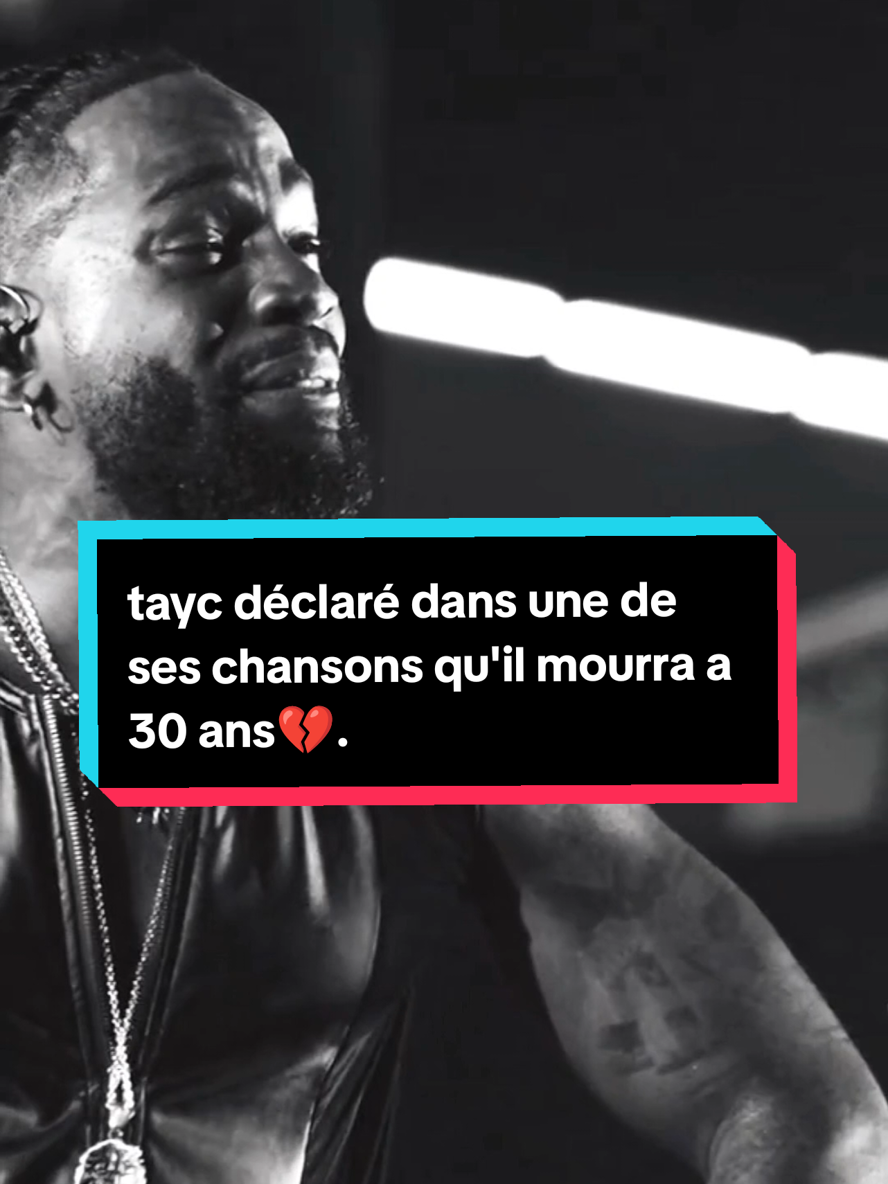 Tayc déclare dans une de ses chansons qu'il mourra a 30 ans, ce qui fait polémique et buzz ces temps-ci , mais l'artiste répond a se sujet.  Tayc décédé a 30 ans. la chanson de Tayc ne pleure pas trop .  #Tayc #décès #france🇫🇷 #pourtoii 