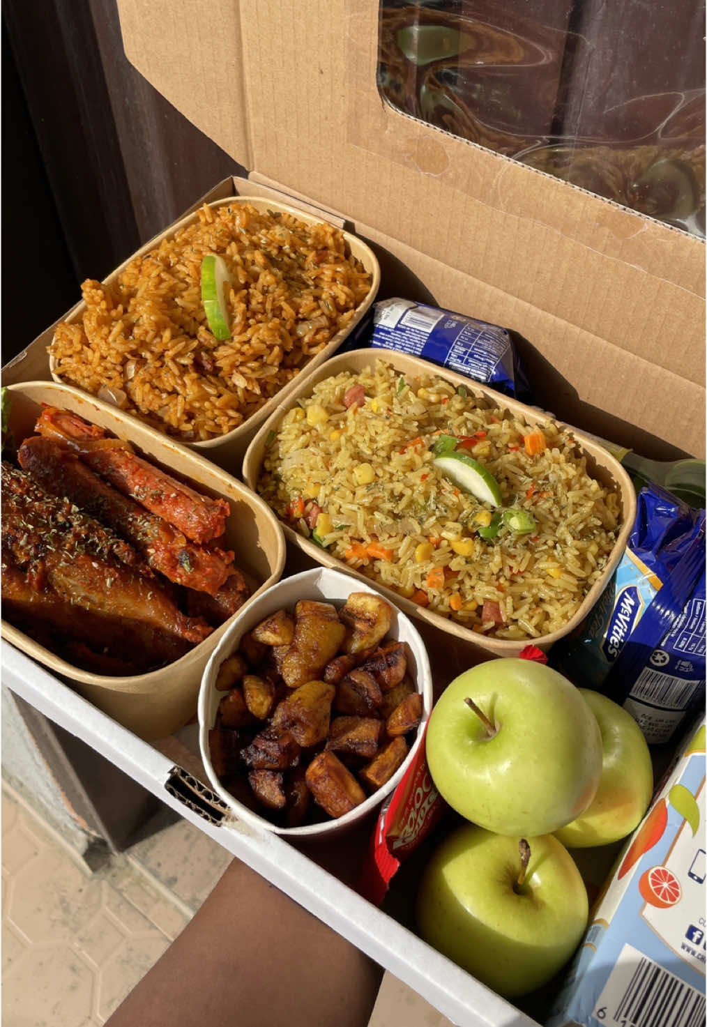 My customers!!!😍💃🏽🧡 Food boxes are available to order 24/7🥰 #lagosfoodvendor #friesnspice #fypシ゚ #foodtray 