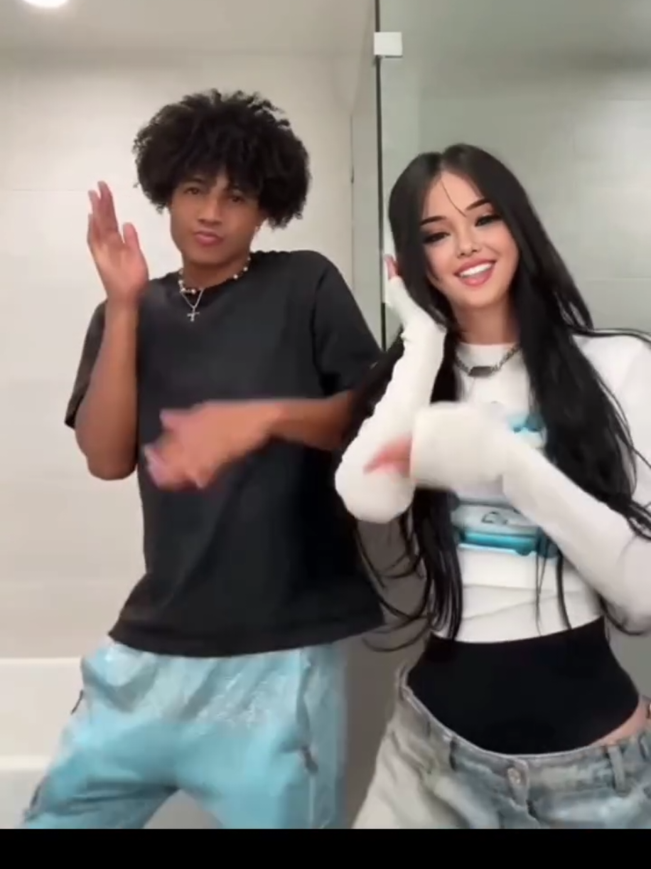 #melekbella2 #dans #onecikart #güzellik #trendyyy #keşfe #viraltiktok #dance #keşfet @tiktok creators 