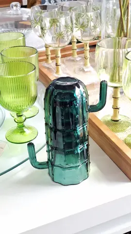 Um item Decorativo? É aí que você se engana!  O conjunto de copos  Cactus de vidro é o maior charme para sua cozinha!🌵✨️ . Disponível no nosso site e na loja física. #itensdecozinha #jogodecopo #jogodexicara #enviopratodobrasil #DicaDeCozinha #itenspracasa #personalorganizer #ideiaparapresente #presentecriativo #frypgシ 