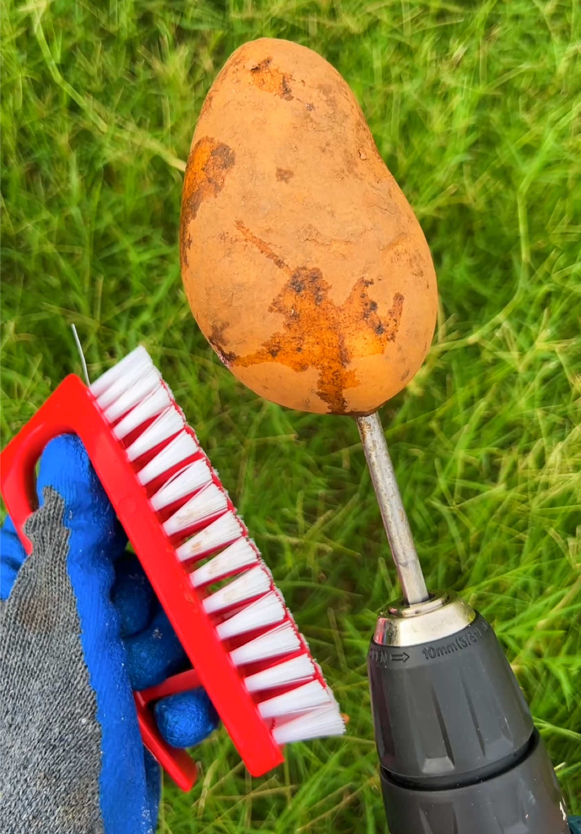 Faster way to peel a potato! 🥔