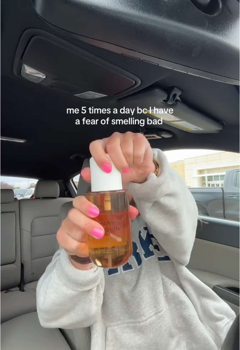 @Phlur Fragrances vanilla skin is my new favorite omg  #phlur #sephora #bodyspray #vanilla #vanillagirl #parke  Also my fav hoodie @Parke @chelsea parke 