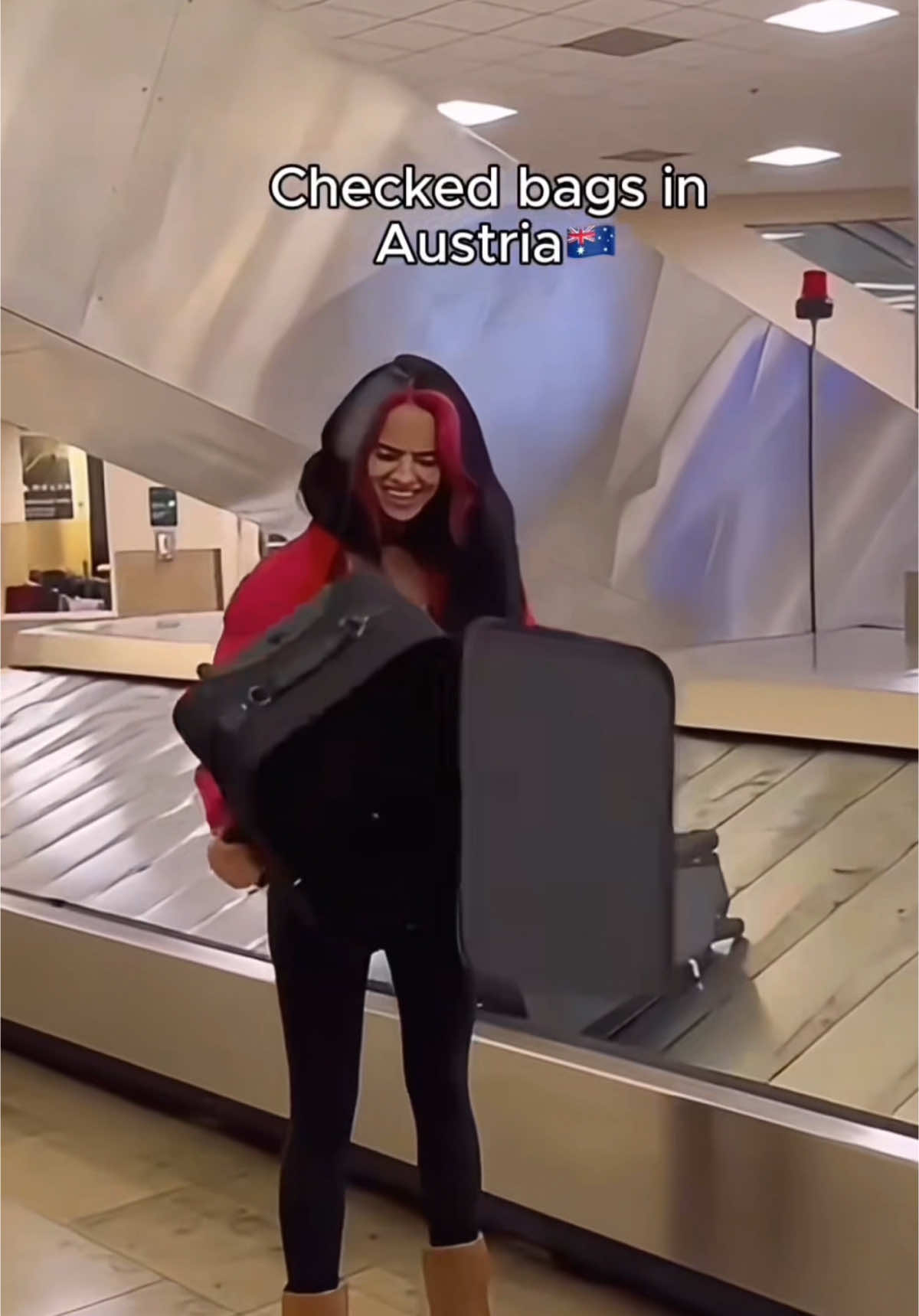 Checked bags😖 Carry-Ons🙋‍♀️ #travel #packing #travelbag #travelhacks goodbye to bulky luggage, This travel backpack with a vacuum-sealed compartment is an absolute must for frequent flyers and travel lovers, Perfect for easy packing and keeping your essentials organised, it's the ultimate bag for all your travel hacks, No more worries about checking in bags— this is the clever way to pack
