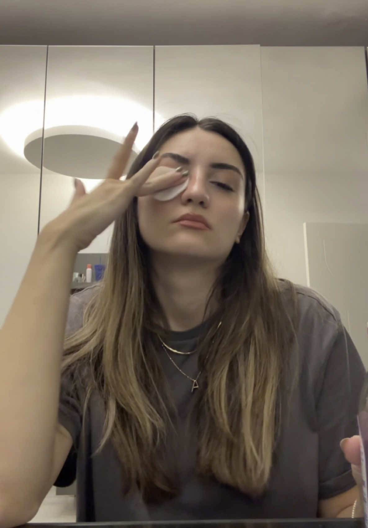 yeni bir seriye başladım diyebiliriz bence artık amacım bu serinin sonunda influencer olan birinin bir günü adlı Vlog çekmek… bi kaç marka gözüktü reklam* değil. #CapCut #fypシ゚viral🖤tiktok #kesfet #fyppageforyou #fyp #outfitideas #fypp #outfit #bag #wednesday #vlogs #Vlog #dailyvlog #grwm #morningroutine 