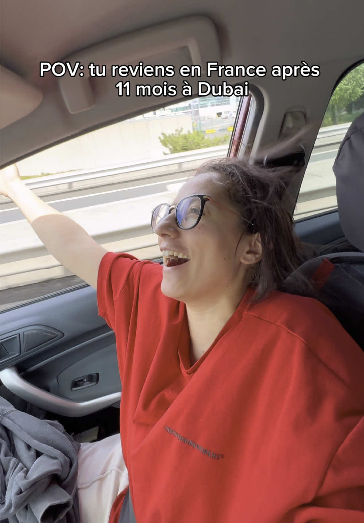Svp dites moi que vous aussi vous avez vu le panneau Sobha Realty…. Je veux me foutre en l’air #dubai #paris #idf #sobharealty 