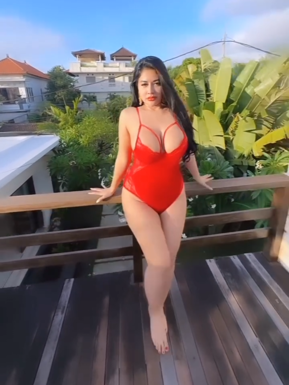 Nesya Alina #bikini #bikinibabes #bikinimodel #bikinigirl 