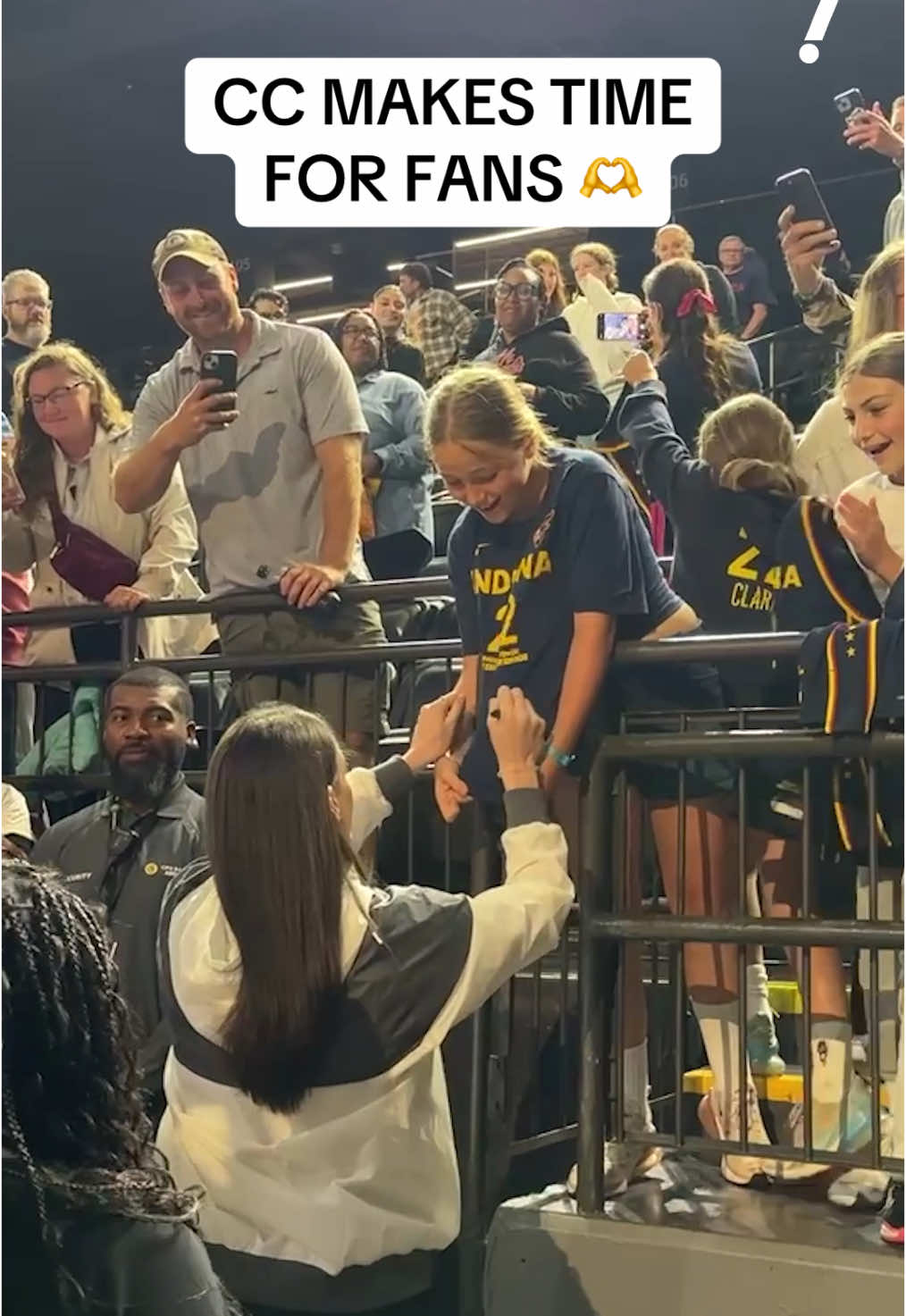 Caitlin Clark won't suit up vs. Washington but signed autographs for fans 🔥 #WNBA #wbb #basketball #indiana #indianafever #caitlinclark 